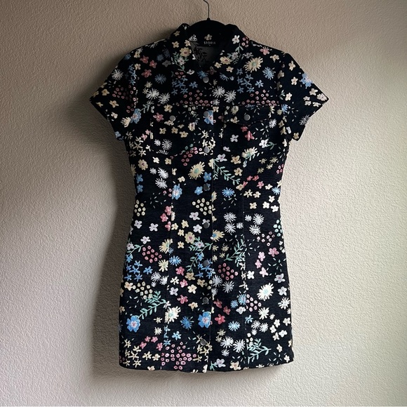 STORIA Honeydew Dress – Black Floral Mini Snap Shirt Dress. Runs small! - Picture 4 of 16